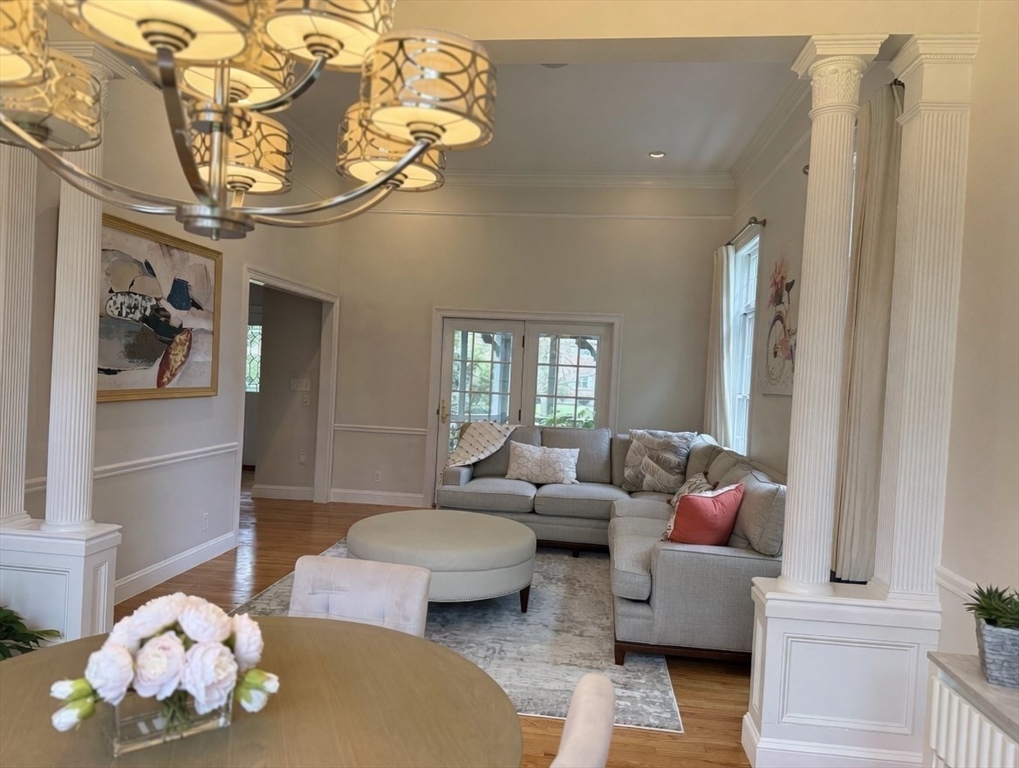 845 Emerson Gardens