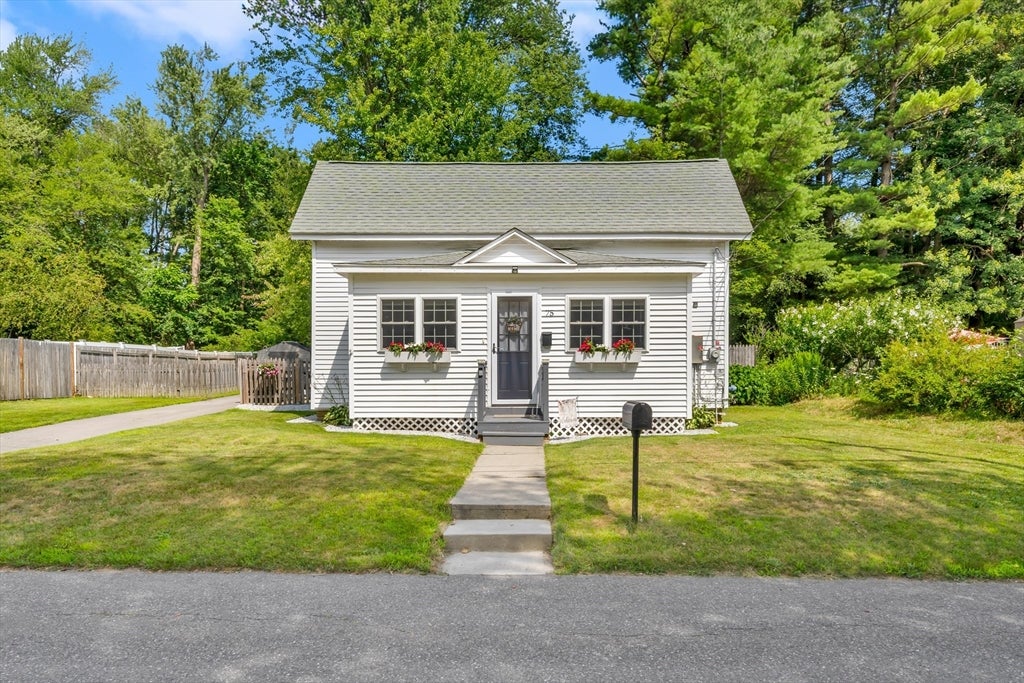 Photo of 75 Norwood Ave, Leominster, MA