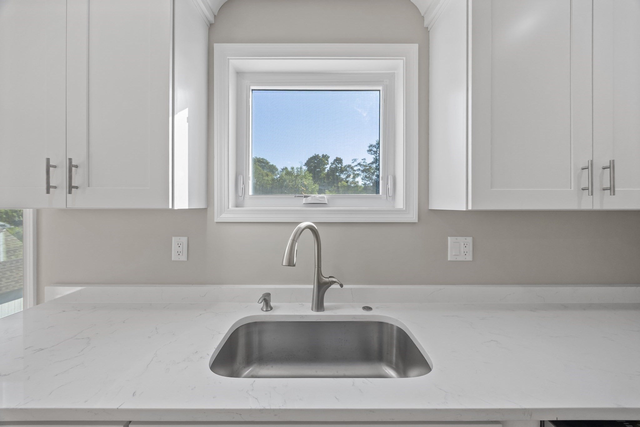 17 Crosby St #B, Webster, MA, 17 Crosby St #B, Webster, MA Photo #10