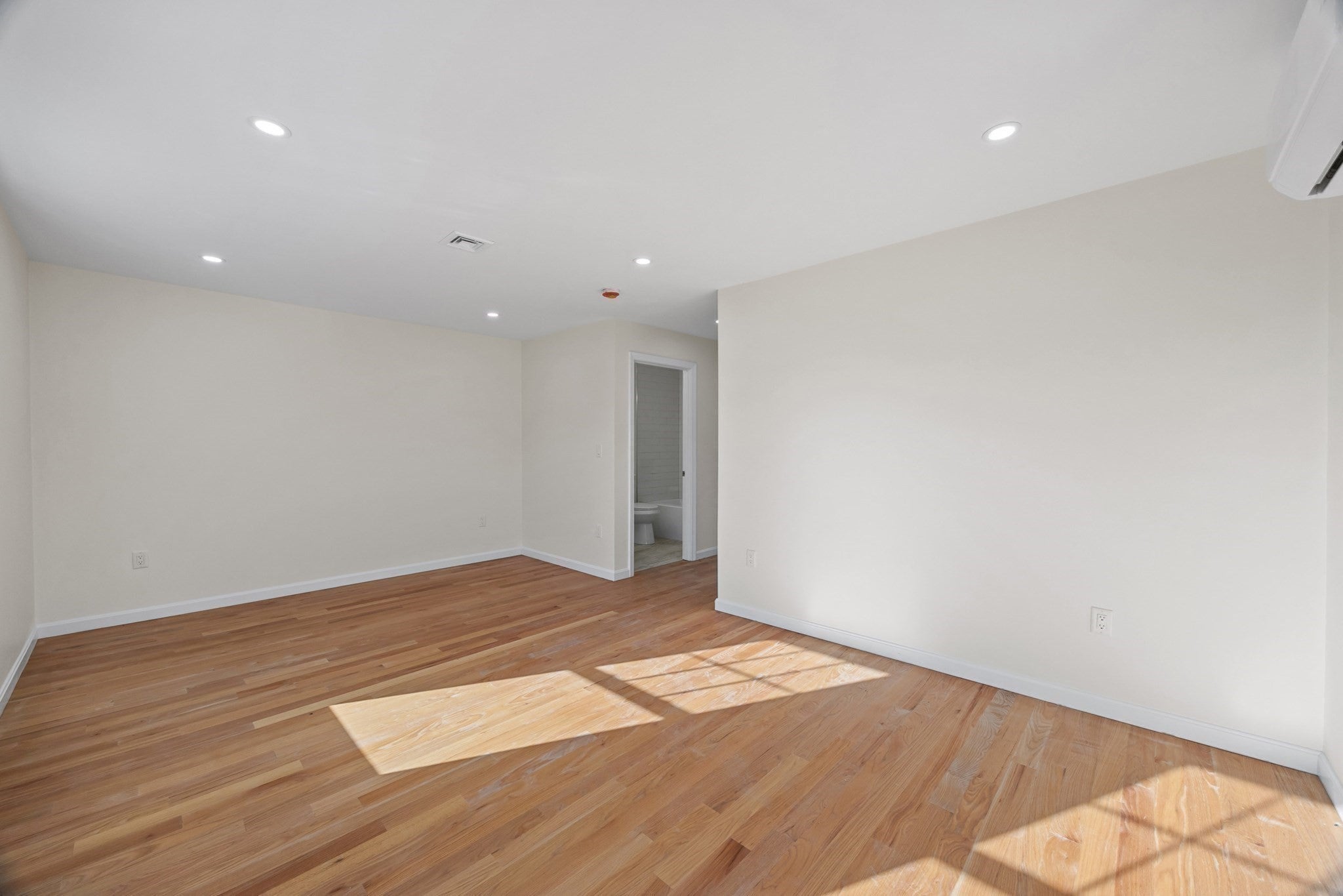 17 Crosby St #B, Webster, MA, 17 Crosby St #B, Webster, MA Photo #22