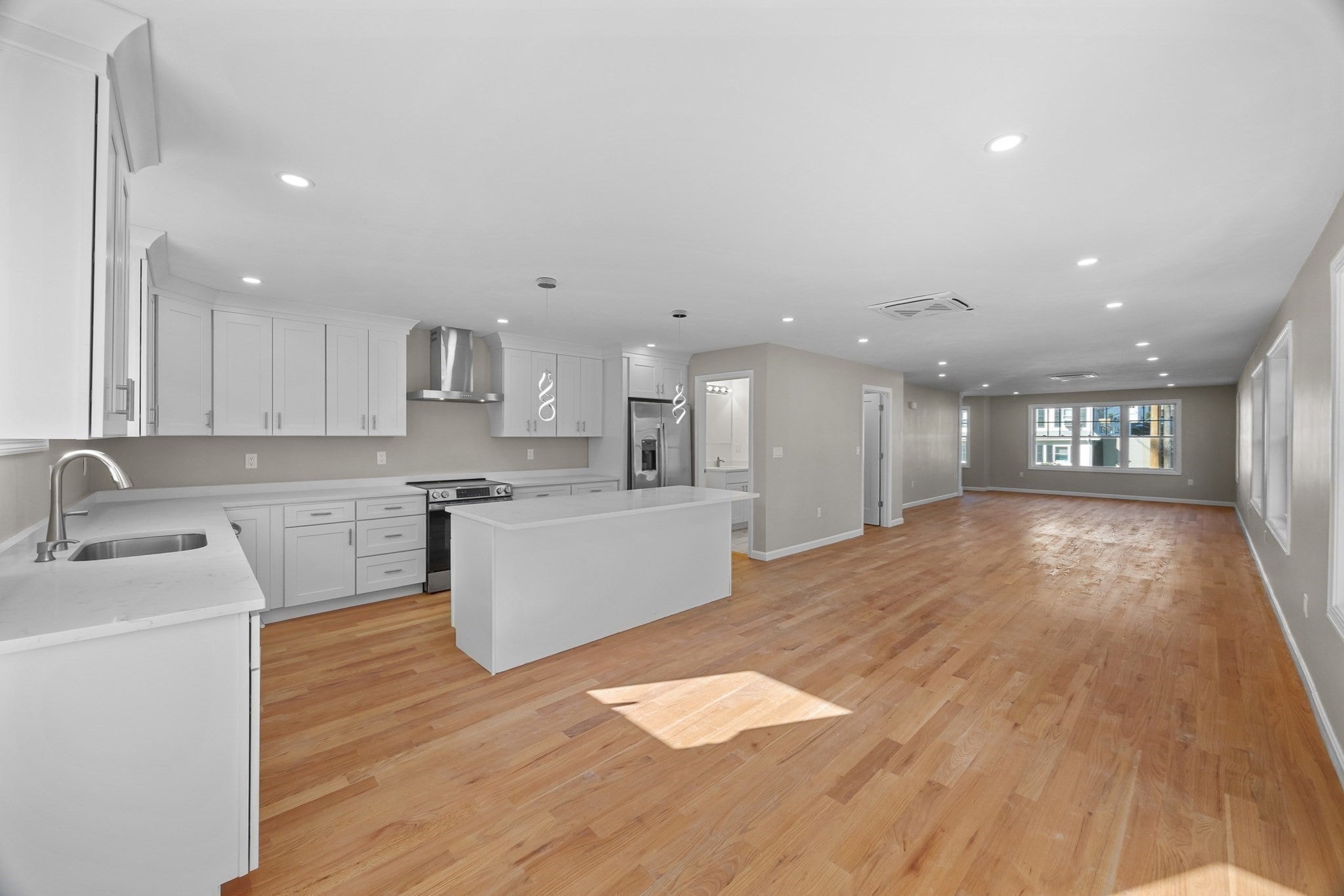 17 Crosby St #B, Webster, MA, 17 Crosby St #B, Webster, MA Photo #8