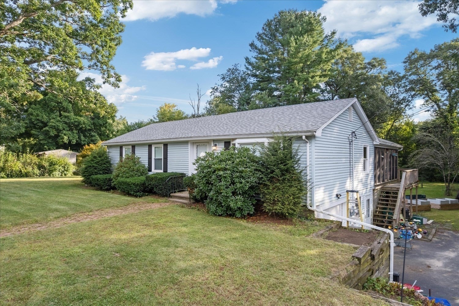 141 Elm St, Blackstone, MA, 141 Elm St, Blackstone, MA Photo #3