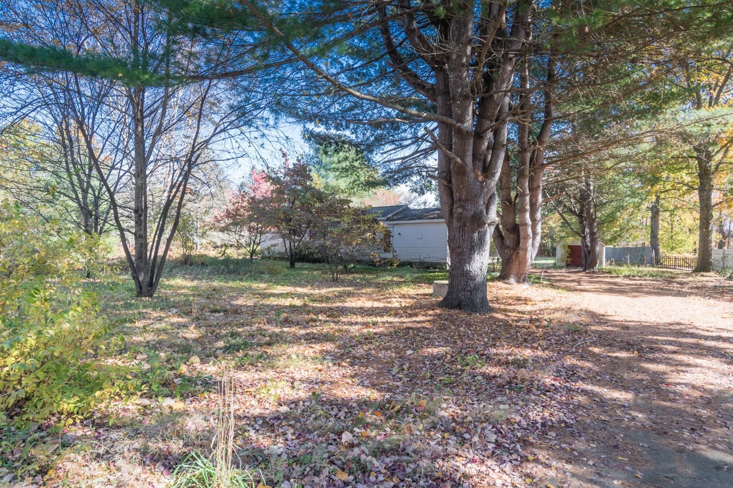 22 Long Plain Rd