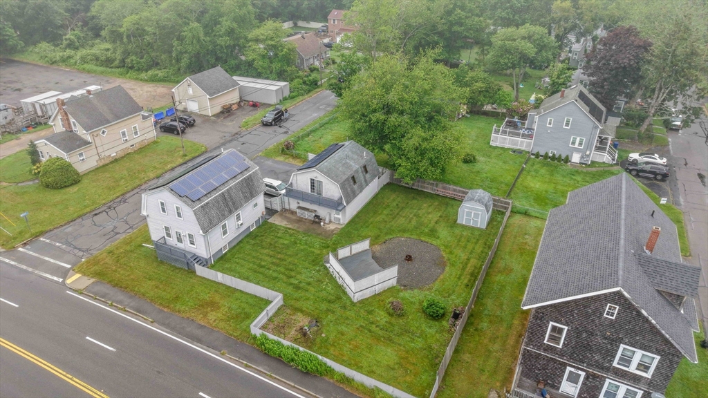 394 Huttleston Ave