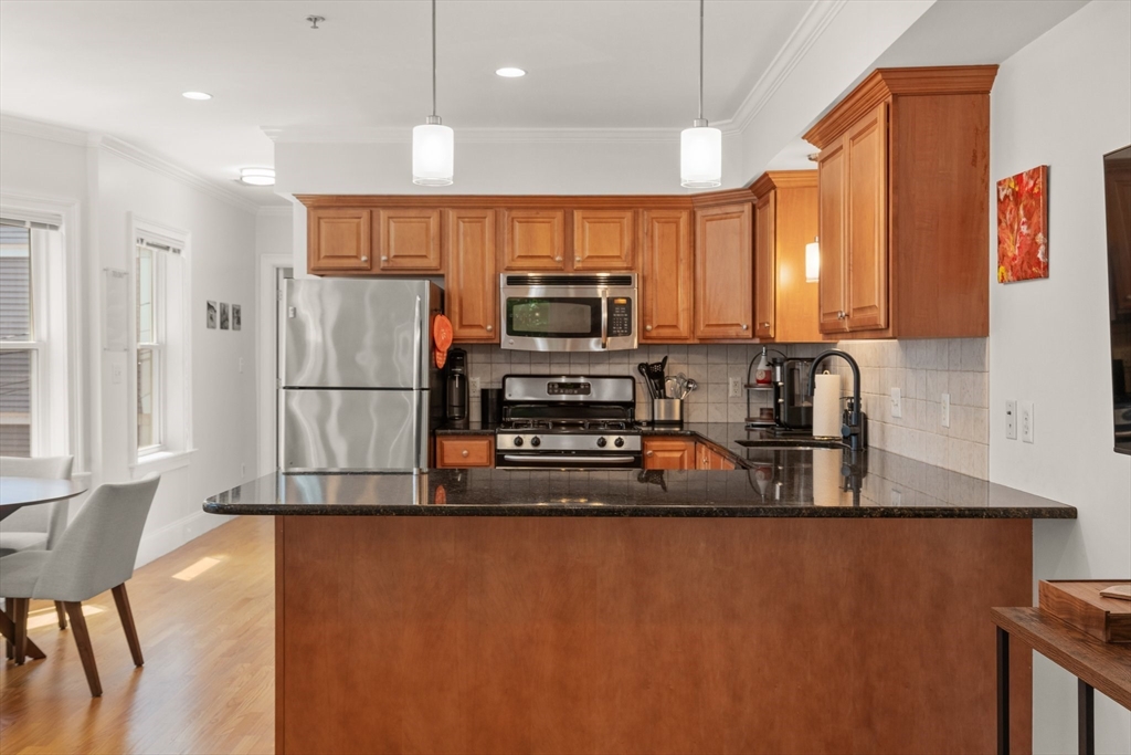 17 Robbins Street 2-2