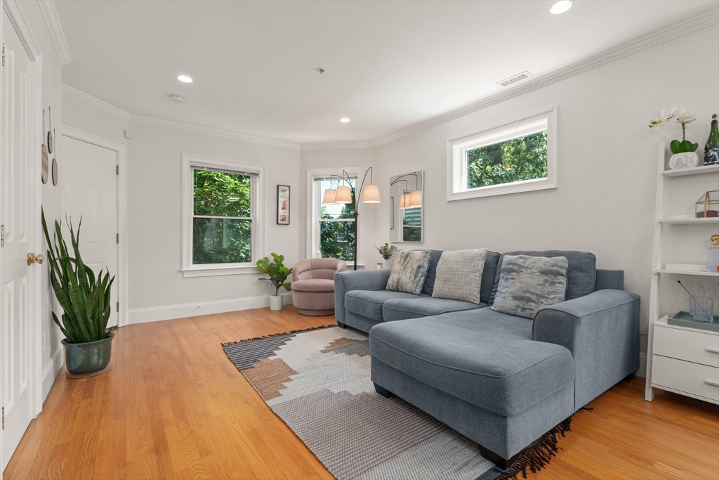 17 Robbins Street 2-2