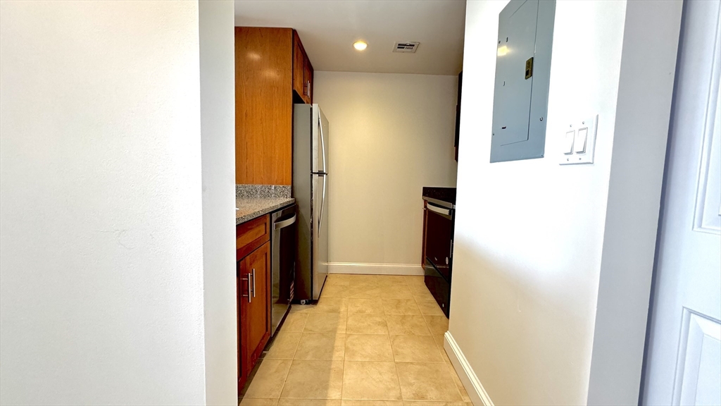 8-12 Museum Way 1407