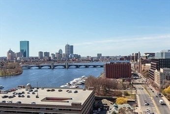 8-12 Museum Way 1407