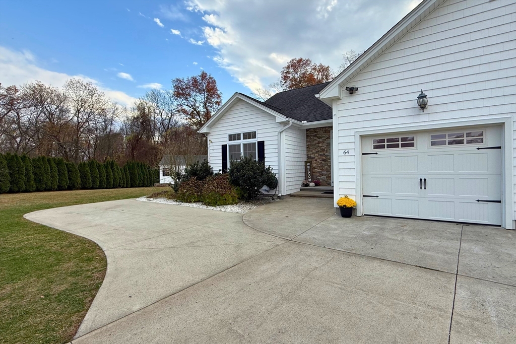 64 Mark Dr 64