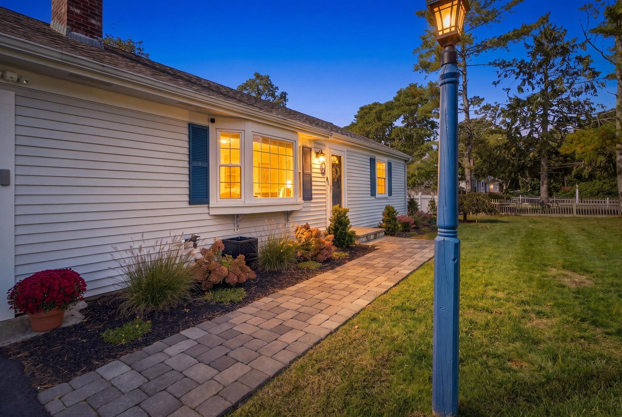 7 Spinning Brook Rd