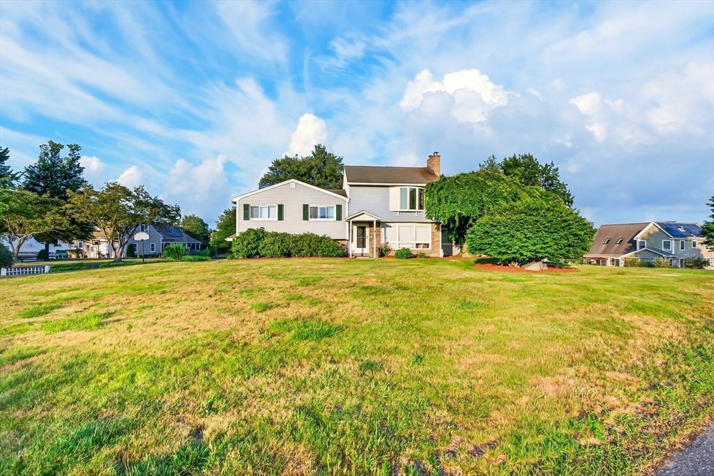 96 Sunrise Ave