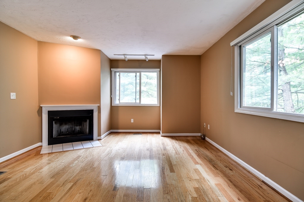 33 Arrowhead Cir 33