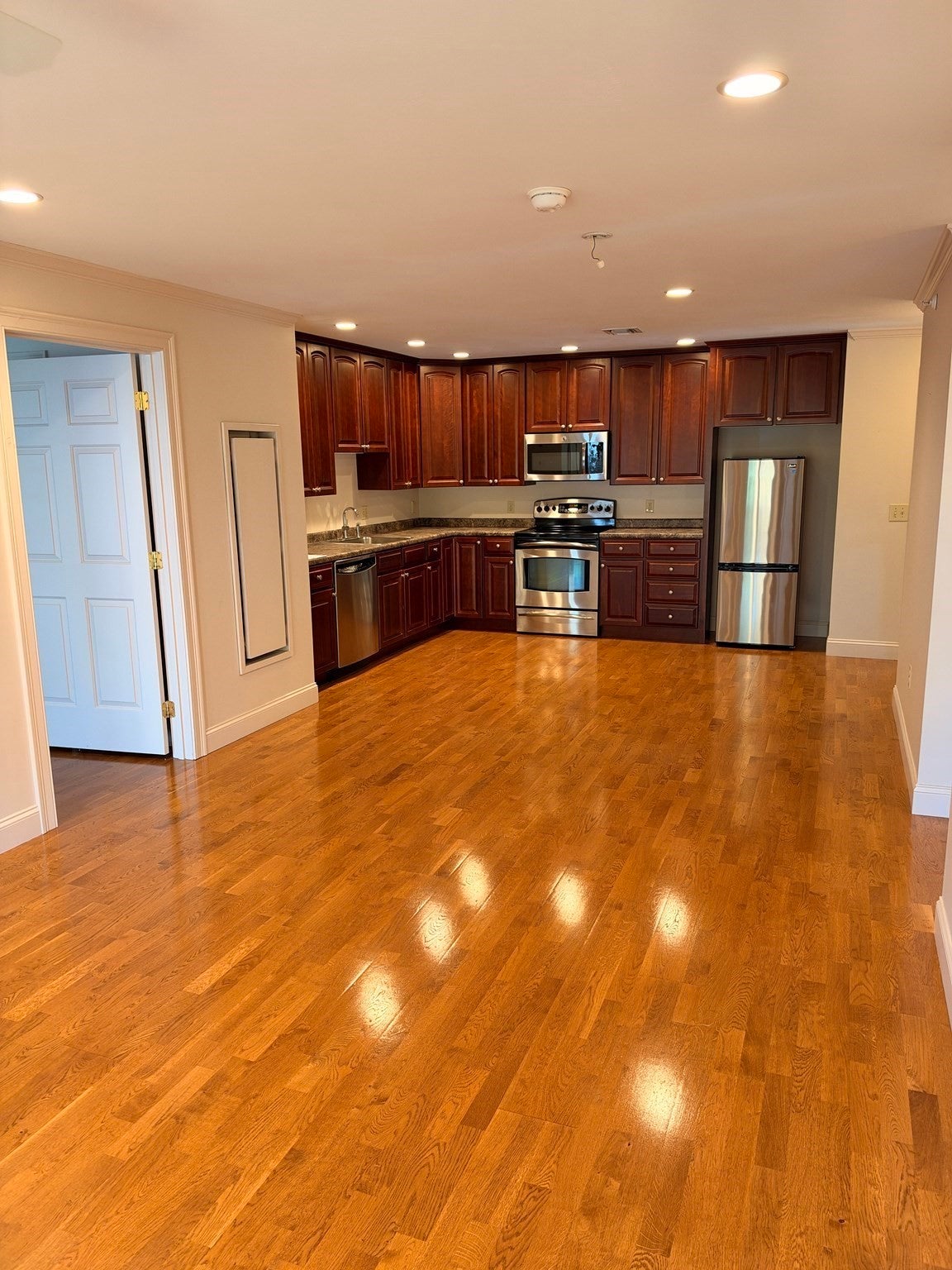 7 Crescent Way #319, Sturbridge, MA Photo #6