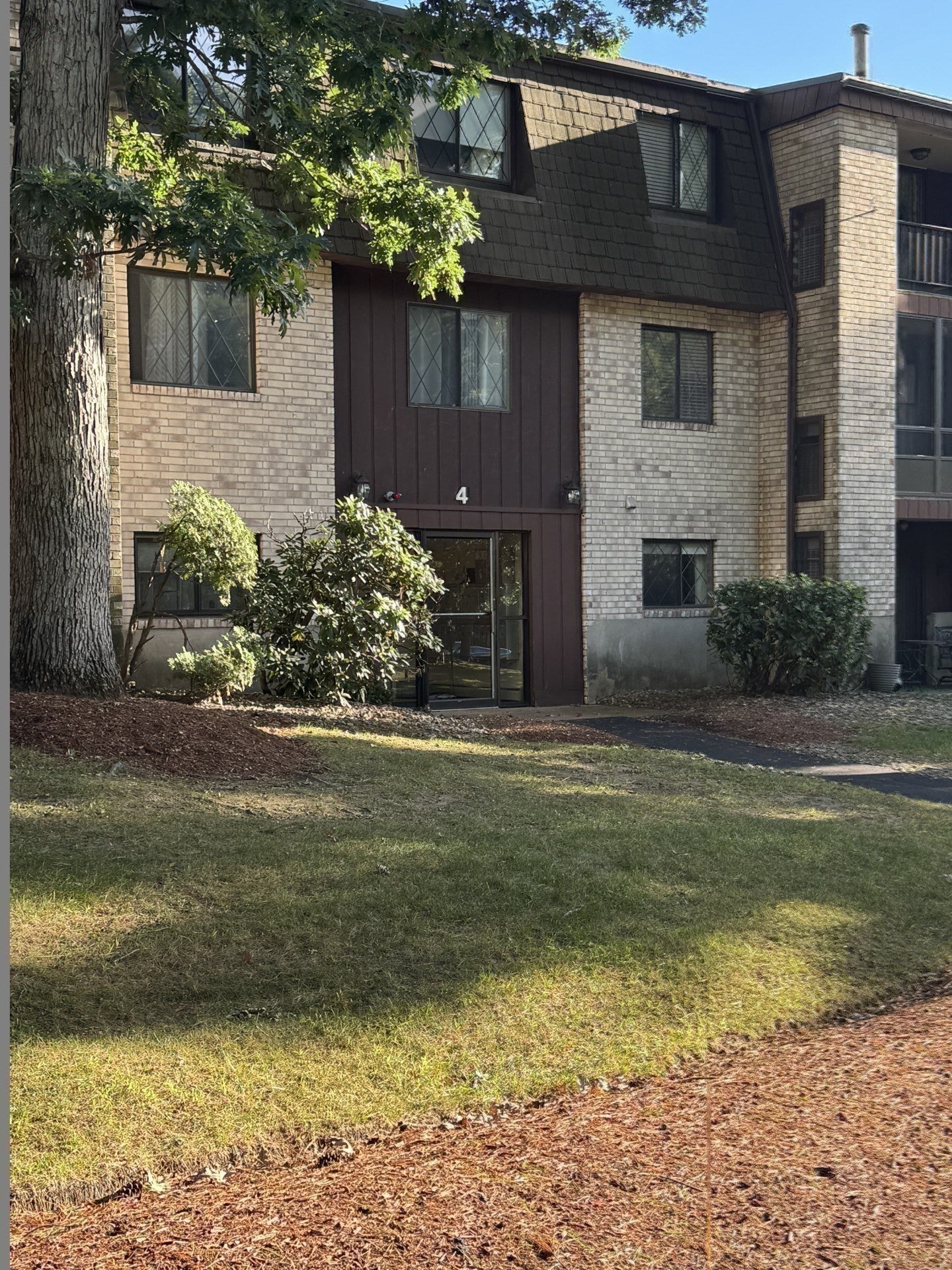 4 Greenbriar Drive 102