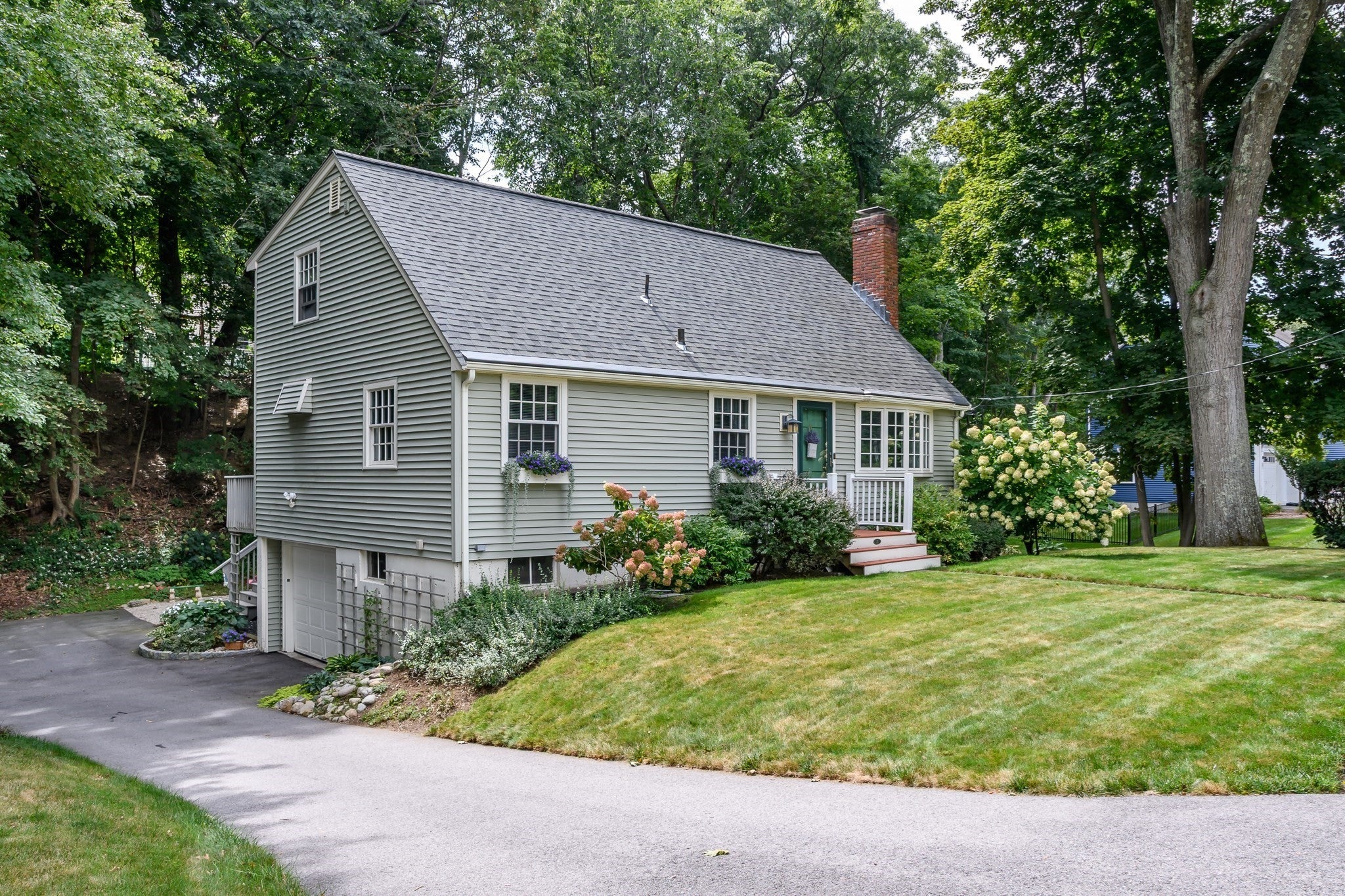 37 Pine St