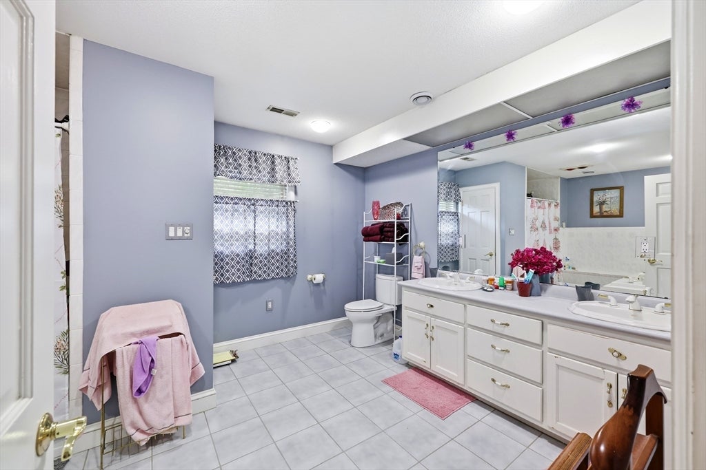 10 Lyman Barnes Rd, Brimfield, MA Photo #23