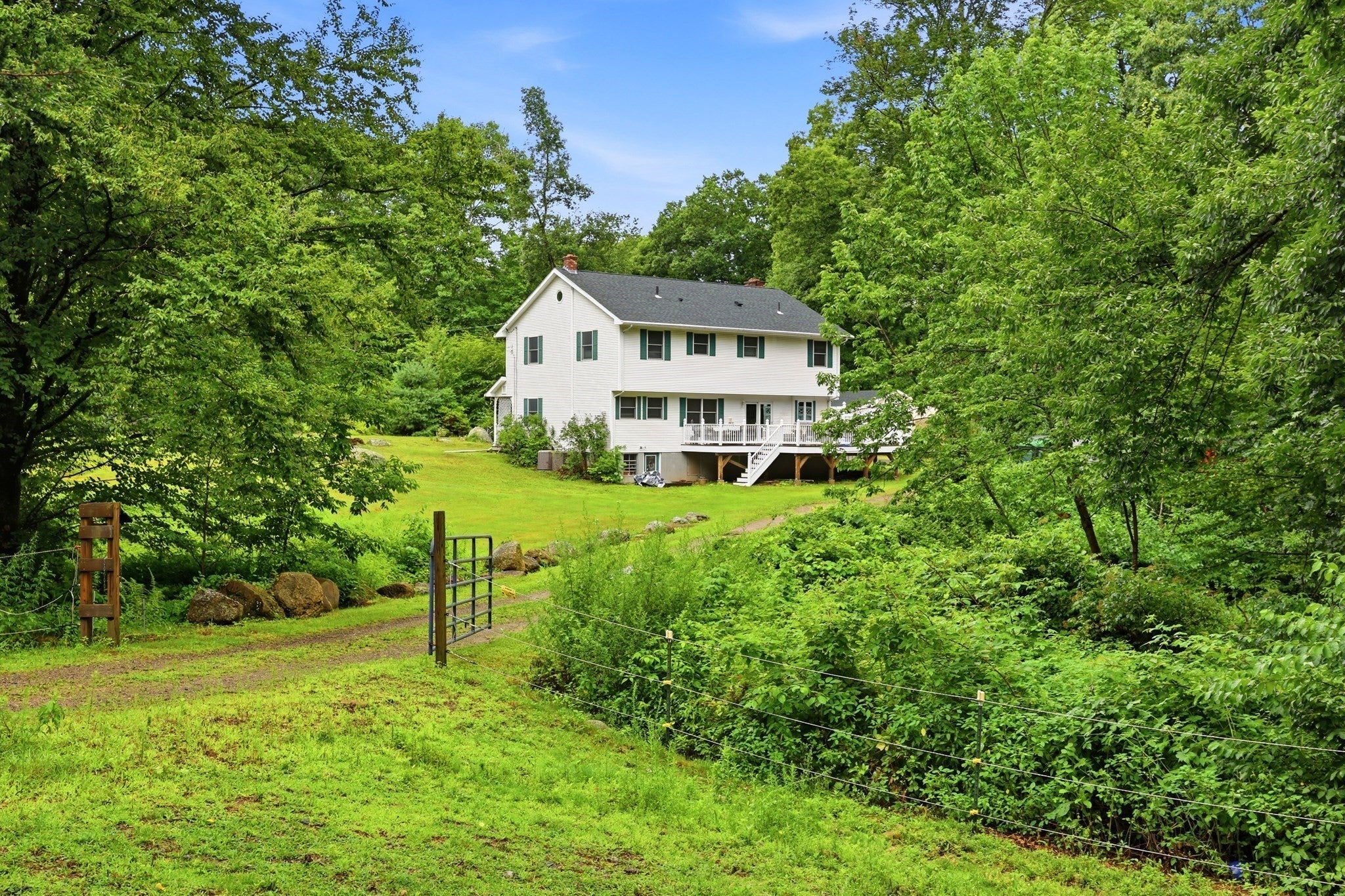 10 Lyman Barnes Rd, Brimfield, MA, 10 Lyman Barnes Rd, Brimfield, MA Photo #2