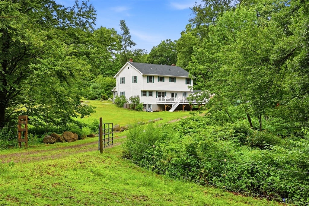 10 Lyman Barnes Rd, Brimfield, MA Photo #2