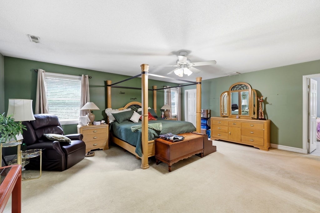10 Lyman Barnes Rd, Brimfield, MA Photo #4