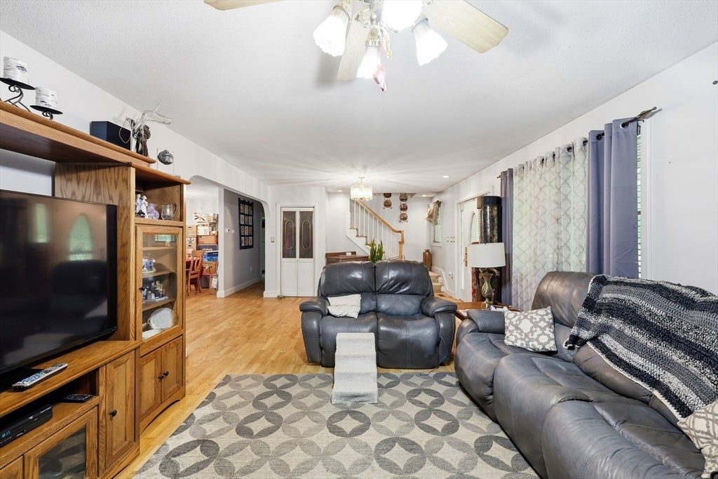 10 Lyman Barnes Rd, Brimfield, MA Photo #12