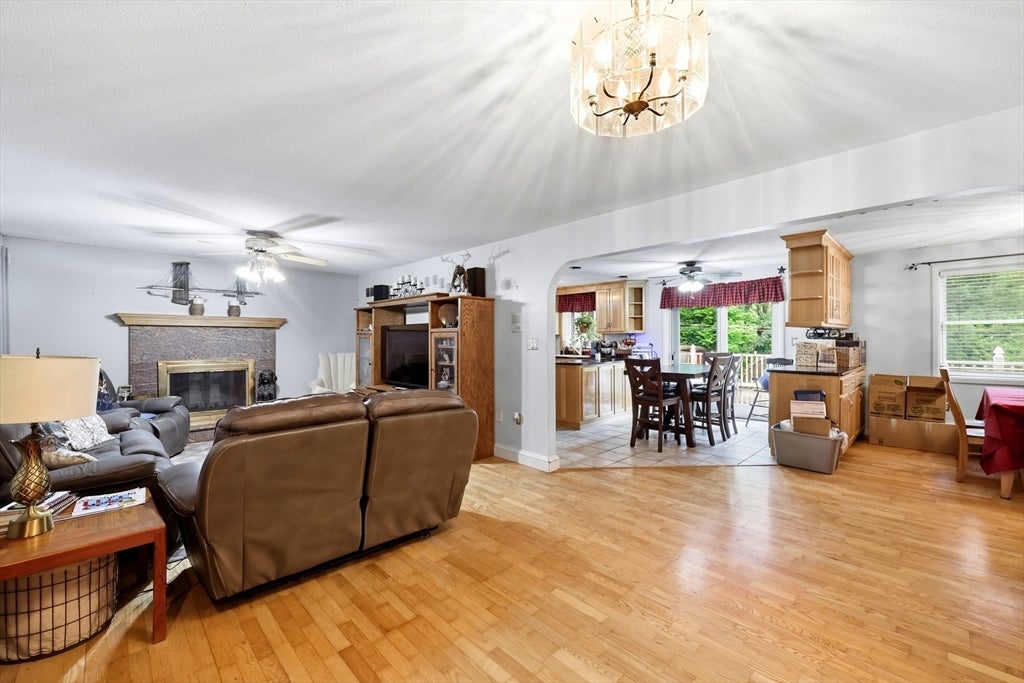 10 Lyman Barnes Rd, Brimfield, MA Photo #13
