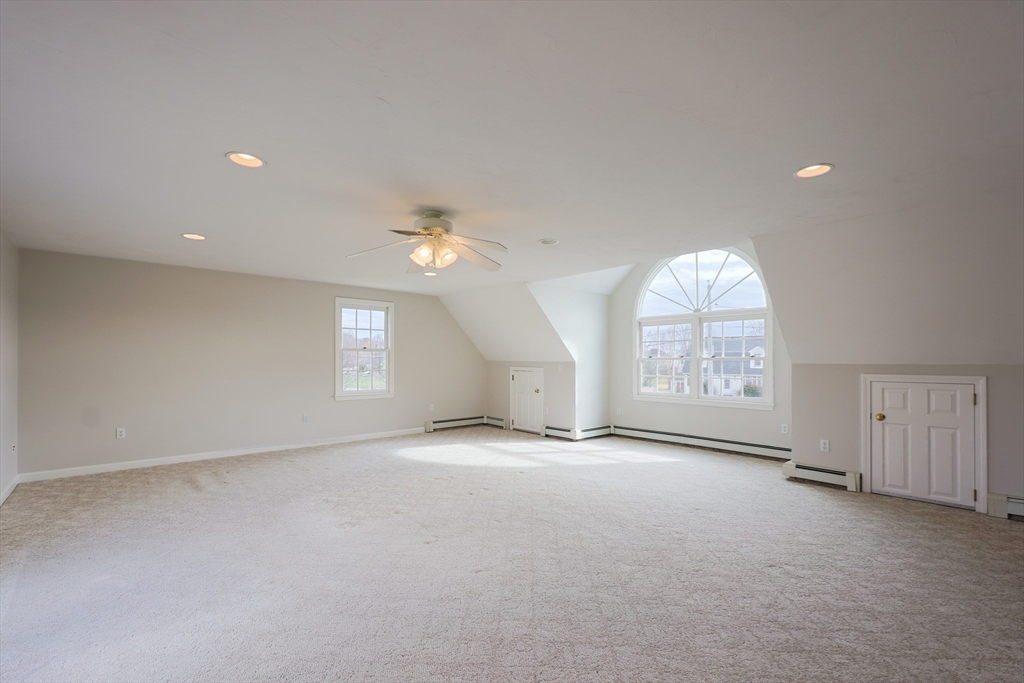 Attleboro, Massachusetts 02703, United States, 3 Bedrooms Bedrooms, ,3 BathroomsBathrooms,Residential,Pending,101735