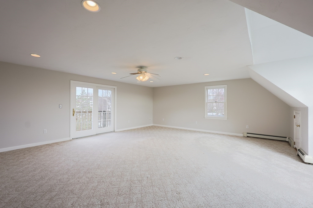 Attleboro, Massachusetts 02703, United States, 3 Bedrooms Bedrooms, ,3 BathroomsBathrooms,Residential,Pending,101735