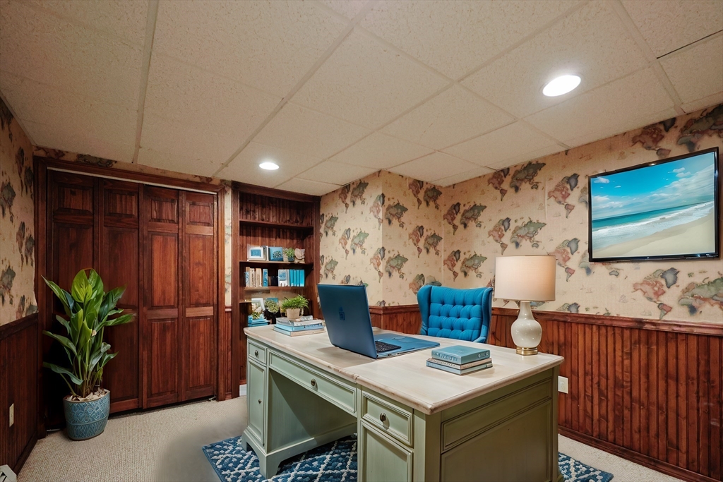 Attleboro, Massachusetts 02703, United States, 3 Bedrooms Bedrooms, ,3 BathroomsBathrooms,Residential,Pending,101735