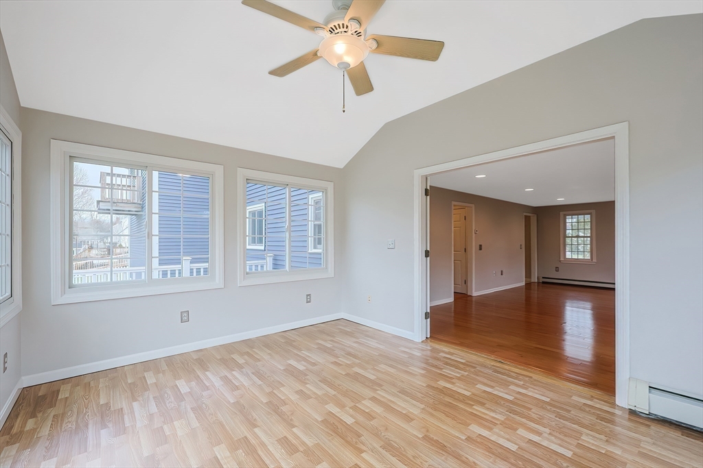 Attleboro, Massachusetts 02703, United States, 3 Bedrooms Bedrooms, ,3 BathroomsBathrooms,Residential,Pending,101735