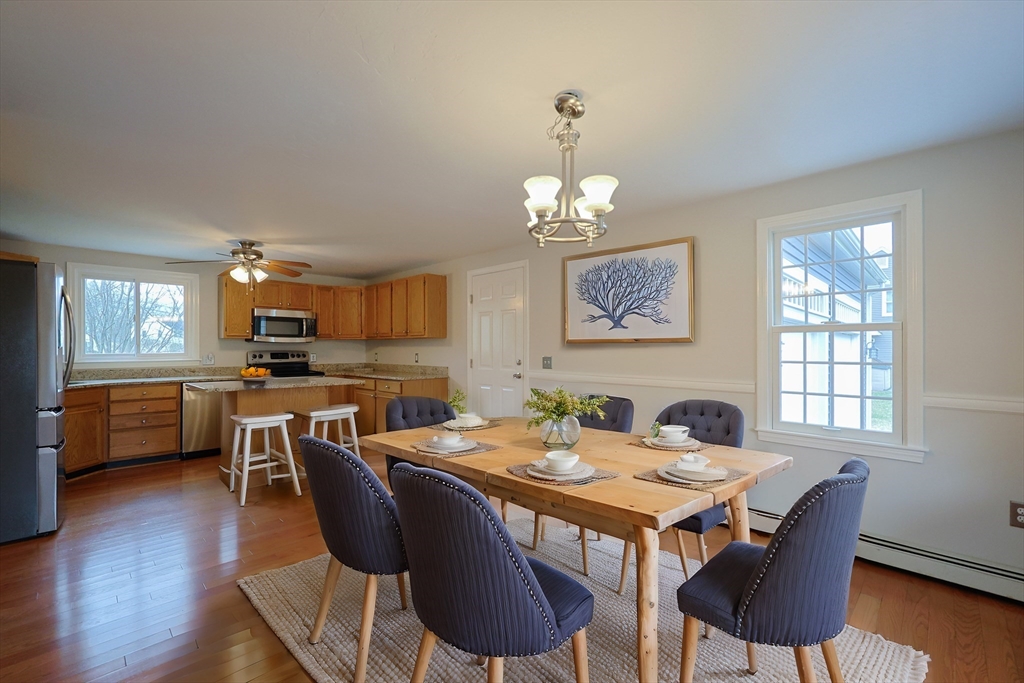 Attleboro, Massachusetts 02703, United States, 3 Bedrooms Bedrooms, ,3 BathroomsBathrooms,Residential,Pending,101735