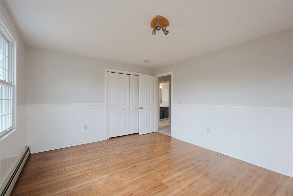 Attleboro, Massachusetts 02703, United States, 3 Bedrooms Bedrooms, ,3 BathroomsBathrooms,Residential,Pending,101735