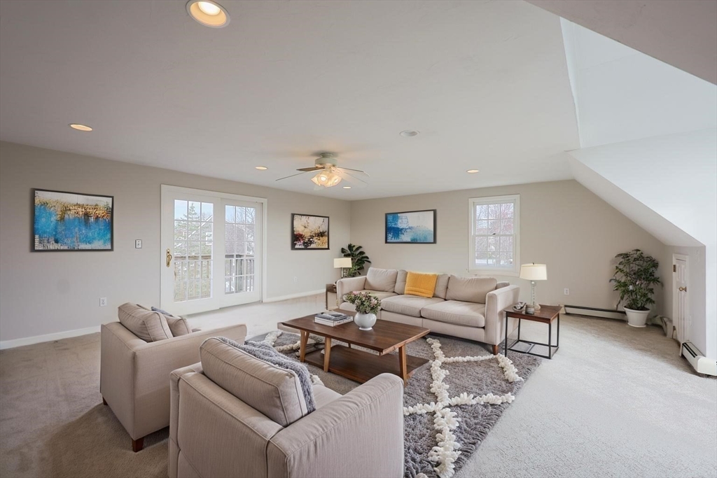 Attleboro, Massachusetts 02703, United States, 3 Bedrooms Bedrooms, ,3 BathroomsBathrooms,Residential,Pending,101735