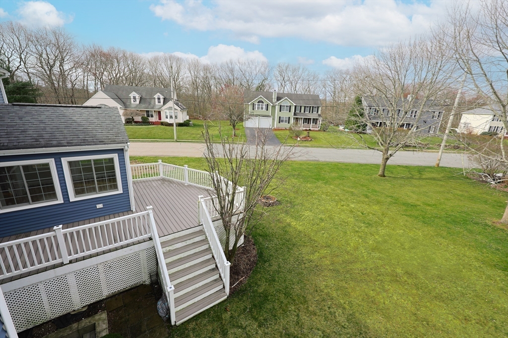 Attleboro, Massachusetts 02703, United States, 3 Bedrooms Bedrooms, ,3 BathroomsBathrooms,Residential,Pending,101735