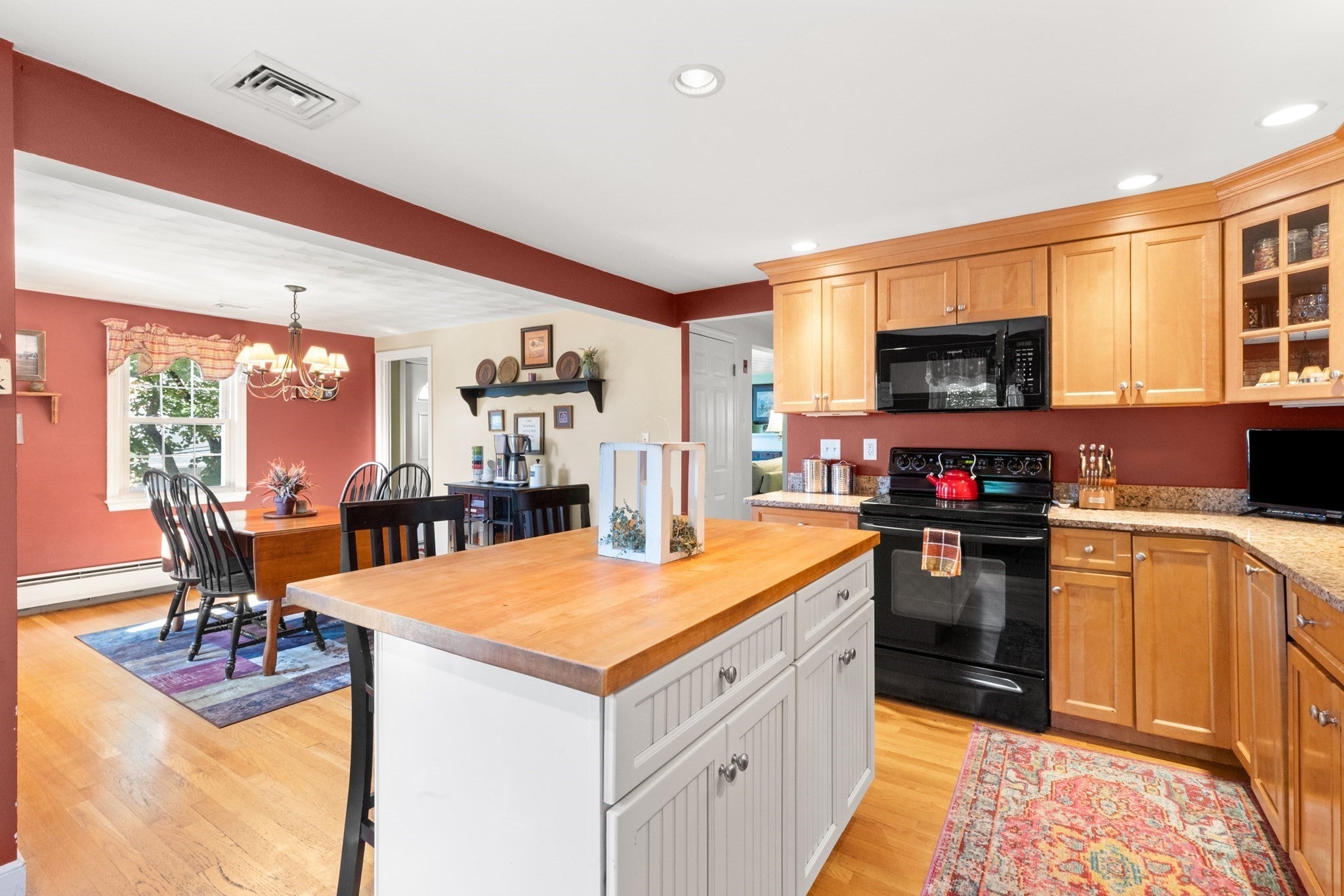 69 Hemlock St, Arlington, MA Photo #3