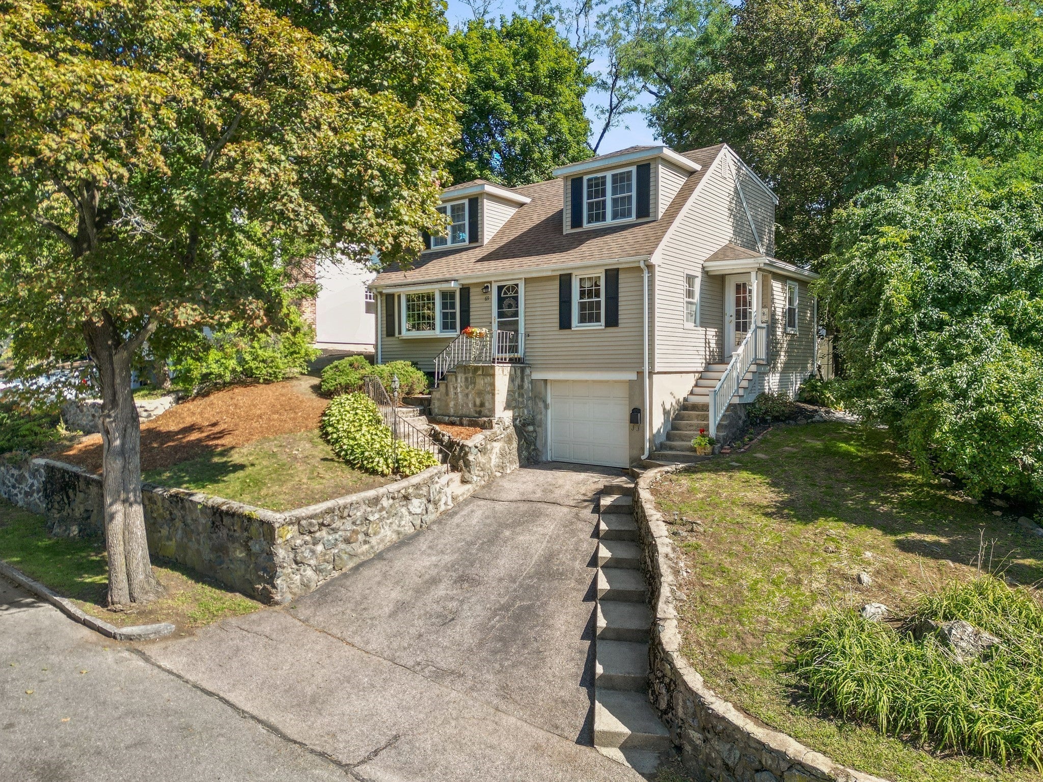 69 Hemlock St, Arlington, MA Photo #2