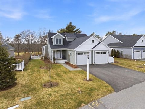 32 Pebble Beach Dr Plymouth MA 02360