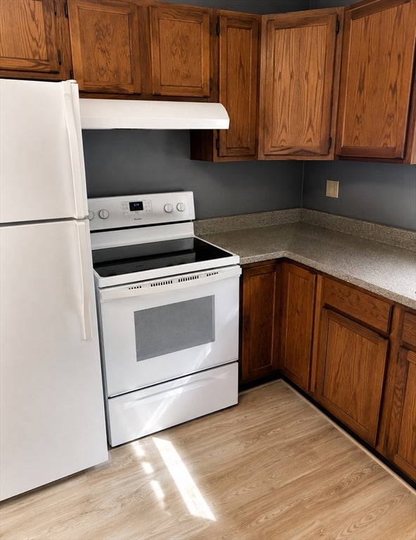 96 Brook St #96, Holyoke, MA, 96 Brook St #96, Holyoke, MA Photo #1