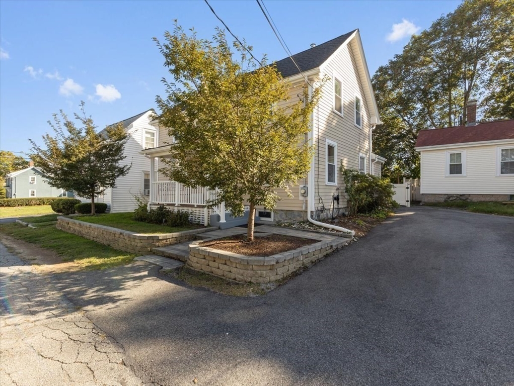 9 John St