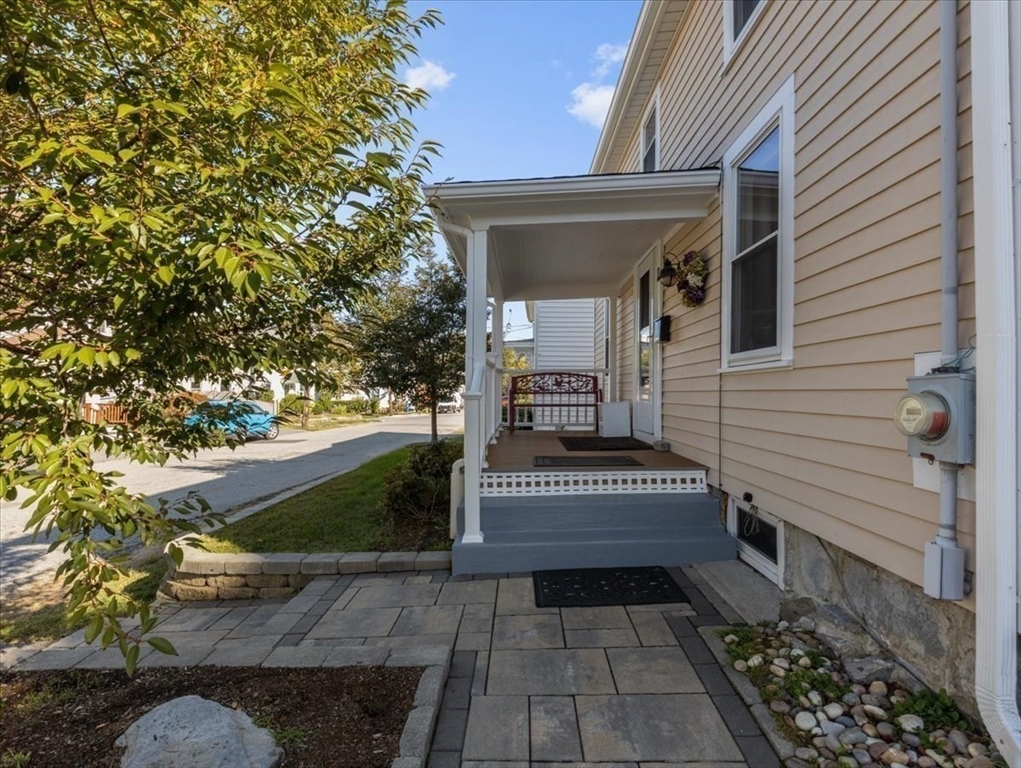 9 John St
