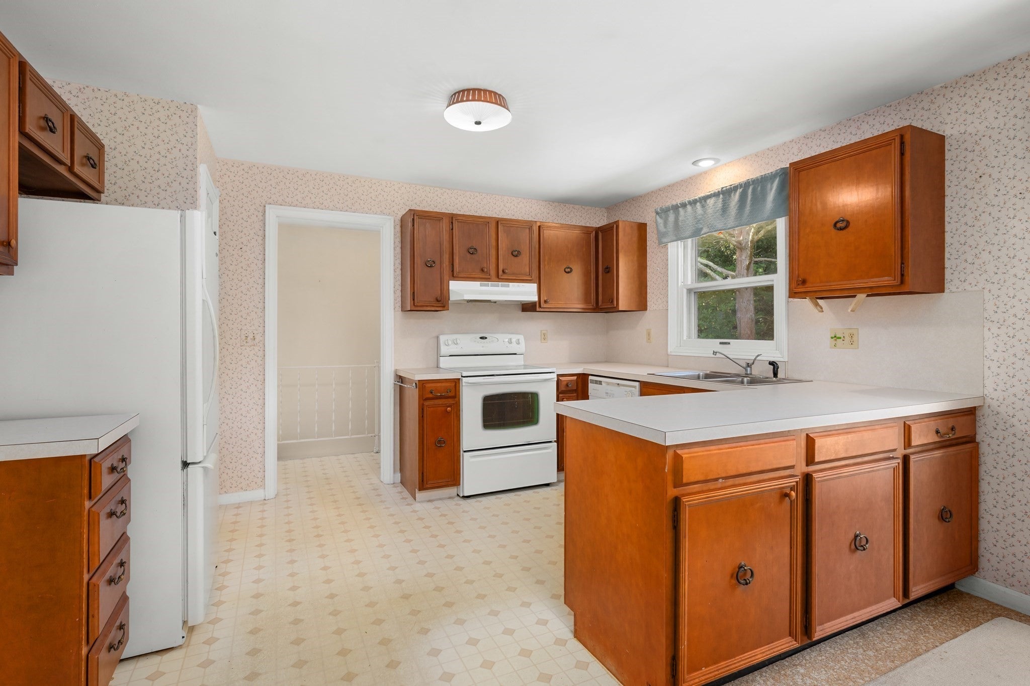 800 Riverview Dr, Chatham, MA Photo #14