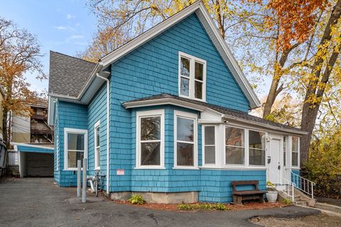 4 Albert Street Worcester MA 01610