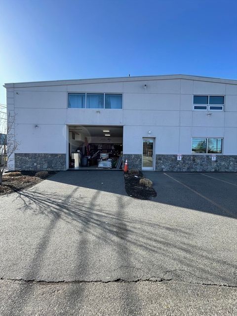 586 Pleasant 1 Watertown MA 02472