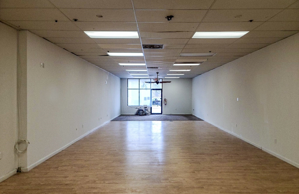 77 Quaker Meeting House Rd