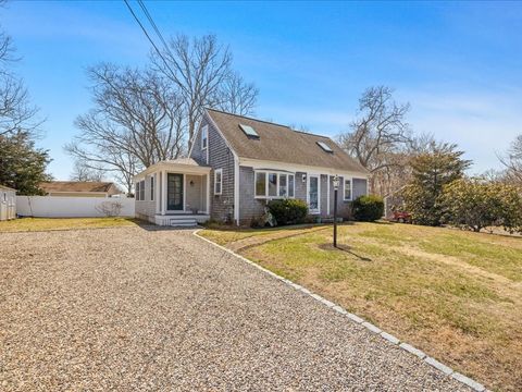 Photo of 17 Swallow St, Falmouth, MA 02536 (MLS # 73502463)