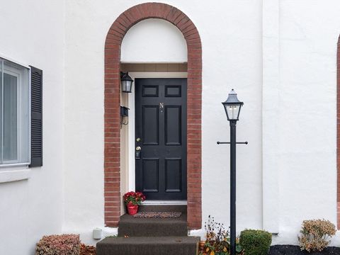 1 Charles St N Reading MA 01867