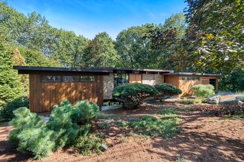 110 Ellis Farm Ln Melrose MA 02176