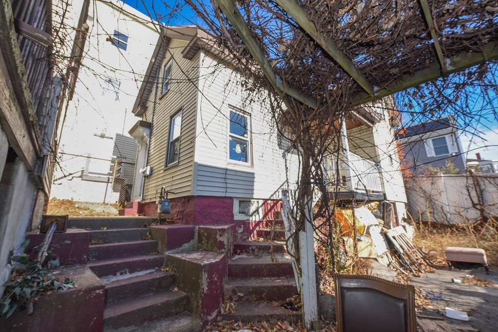 77-79 Bunkerhill Street