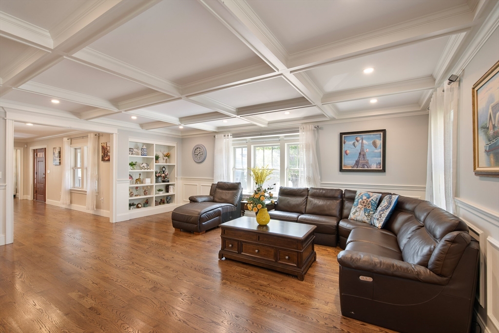 24 Dogwood Ln