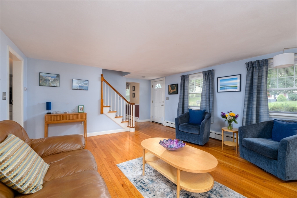 70 Sherwood Hill Dr, Holden, MA Photo #8