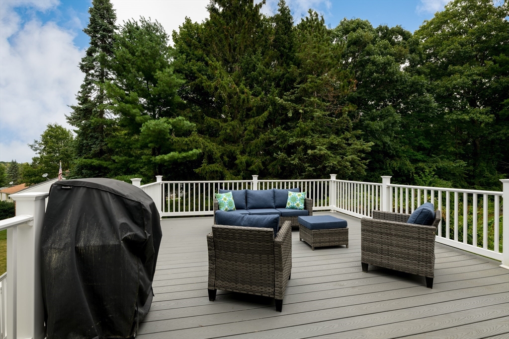 70 Sherwood Hill Dr, Holden, MA Photo #27